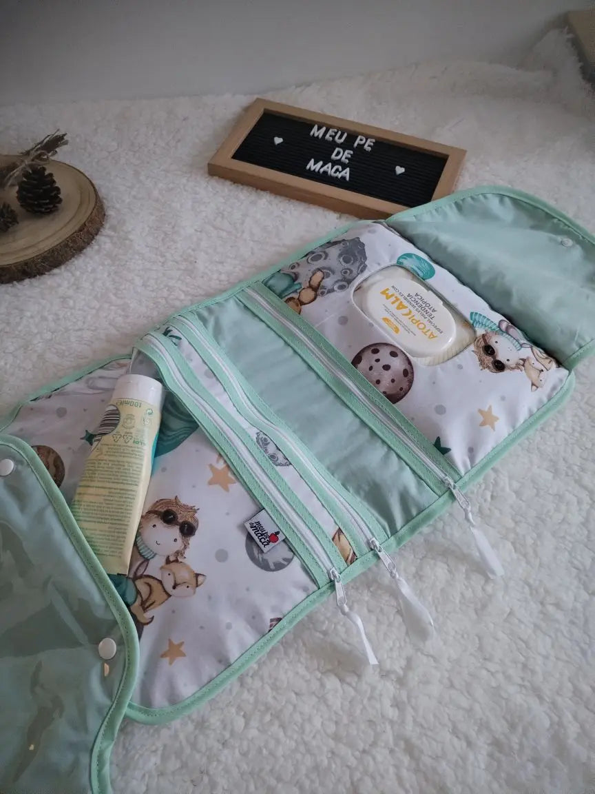 Atenção aos Detalhes - Bolsa Tudo em Um - Personalize a sua bolsa Meu Pé de Maçã
