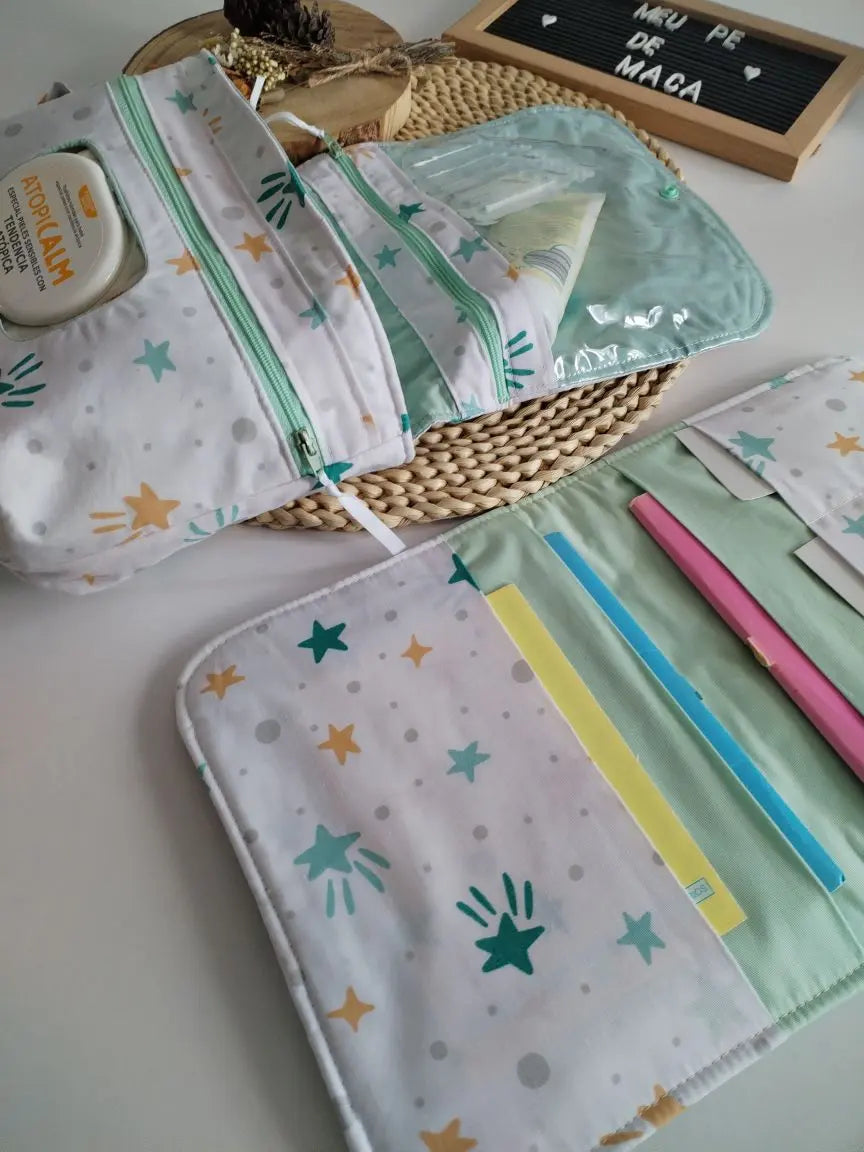 Pack Organiza e Vai - Bolsa para fraldas e toalhitas e Porta Documentos Meu Pé de Maçã