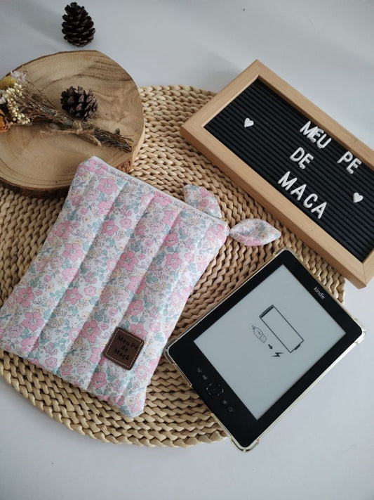 Bolsa Acolchoada para E-Reader – Compatível com Kindle e Kobo (13×18 cm) - Floral Verde Agua