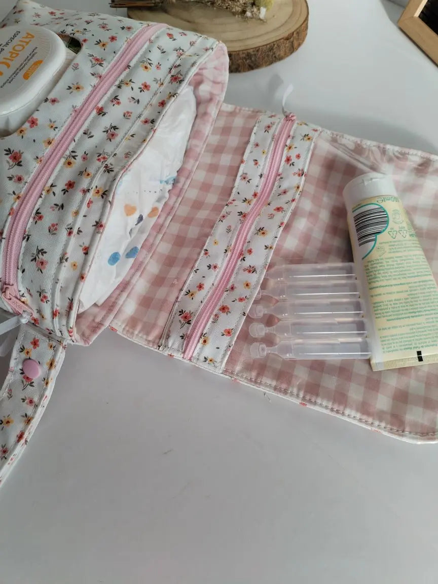 Atenção aos Detalhes - Bolsa para Fraldas e Toalhitas - Escolha o tecido Meu Pé de Maçã