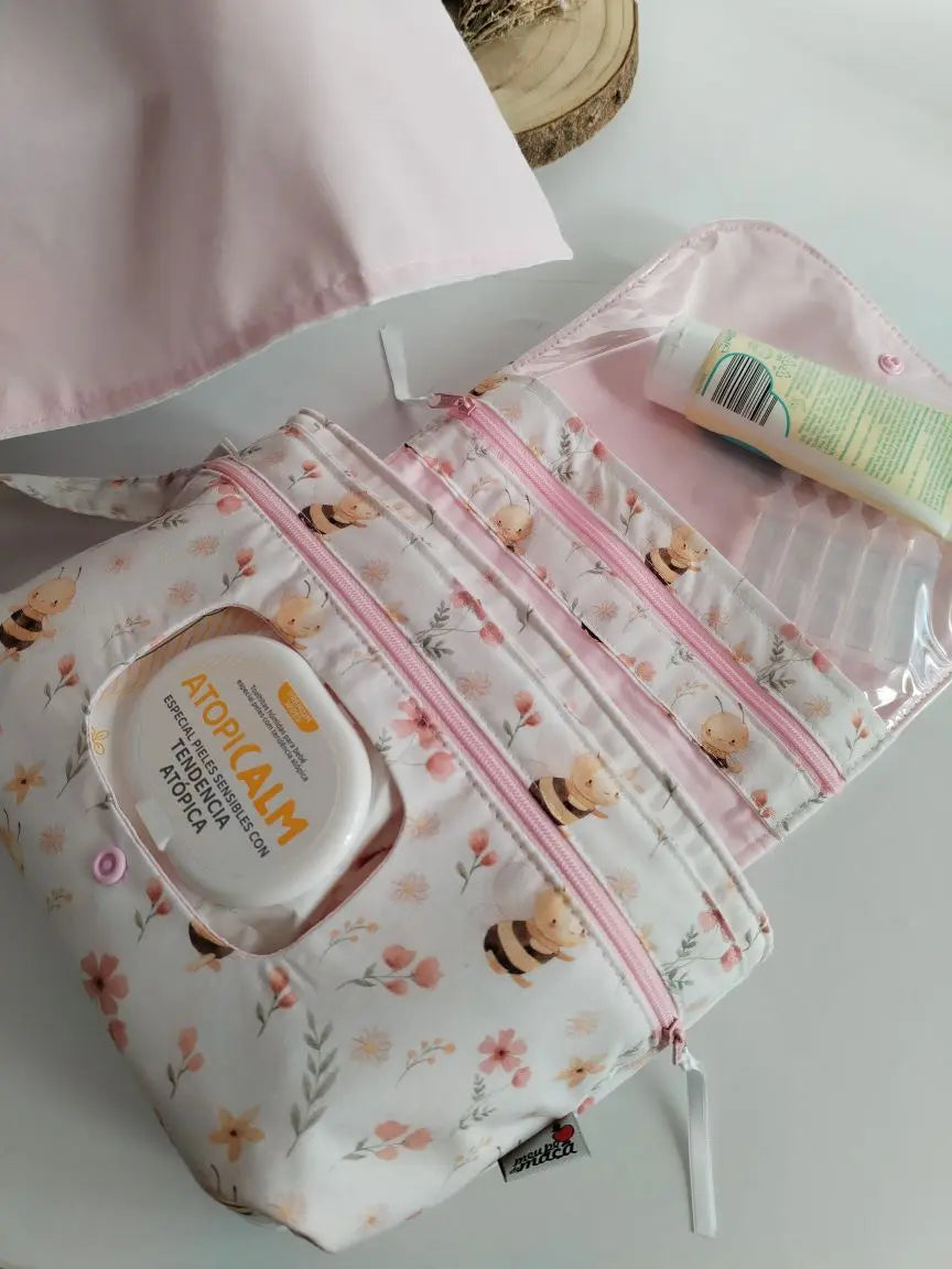Atenção aos Detalhes - Bolsa para Fraldas e Toalhitas - Escolha o tecido Meu Pé de Maçã