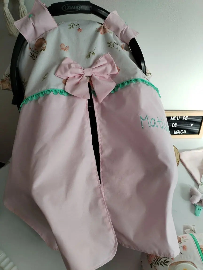 Tapa-ovinho personalizável com abertura à frente Meu Pé de Maçã