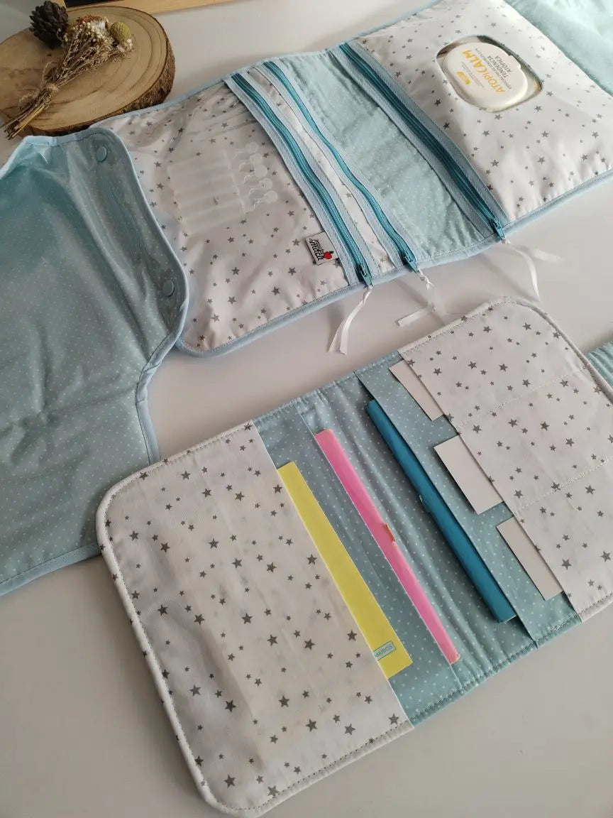 Pack Essenciais de Passeio - Bolsa tudo em um e Porta Documentos Meu Pé de Maçã