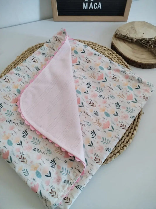 Mantinha de Meia-Estação Floral Rosa Meu Pé de Maçã