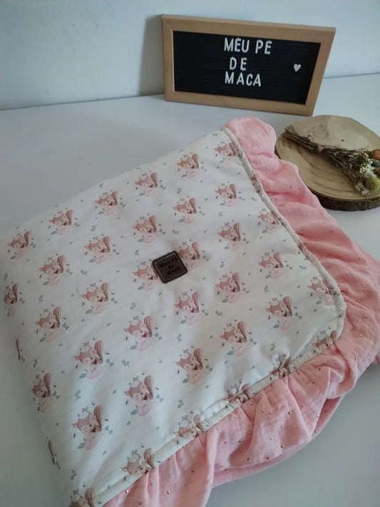 Mantinha Meia-Estação Esquilinhos com Musselina Rosa Meu Pé de Maçã