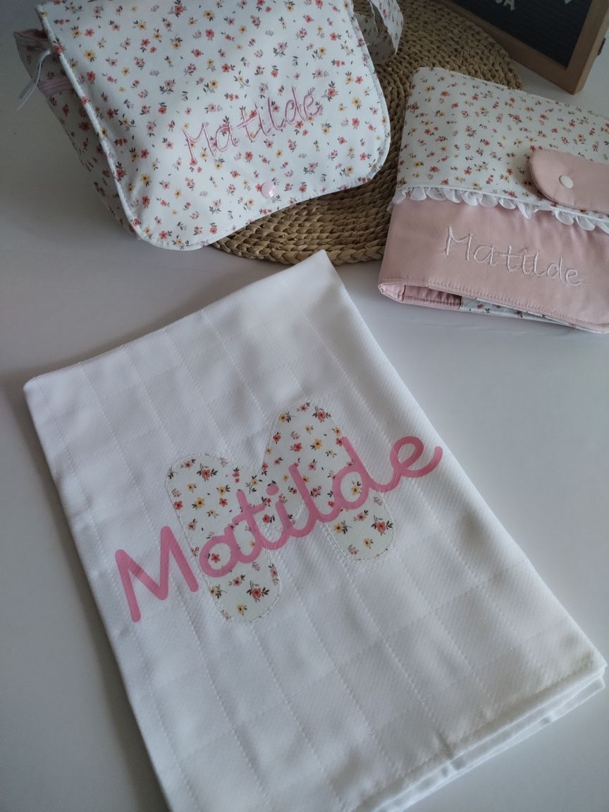 Fralda de pano com aplique - Inicial com nome do bebé