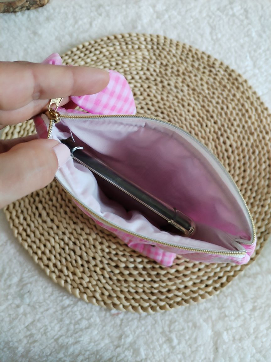 Bolsa Acolchoada para E-Reader – Compatível com Kindle e Kobo (13×18 cm) -Vichy Floral Rosa