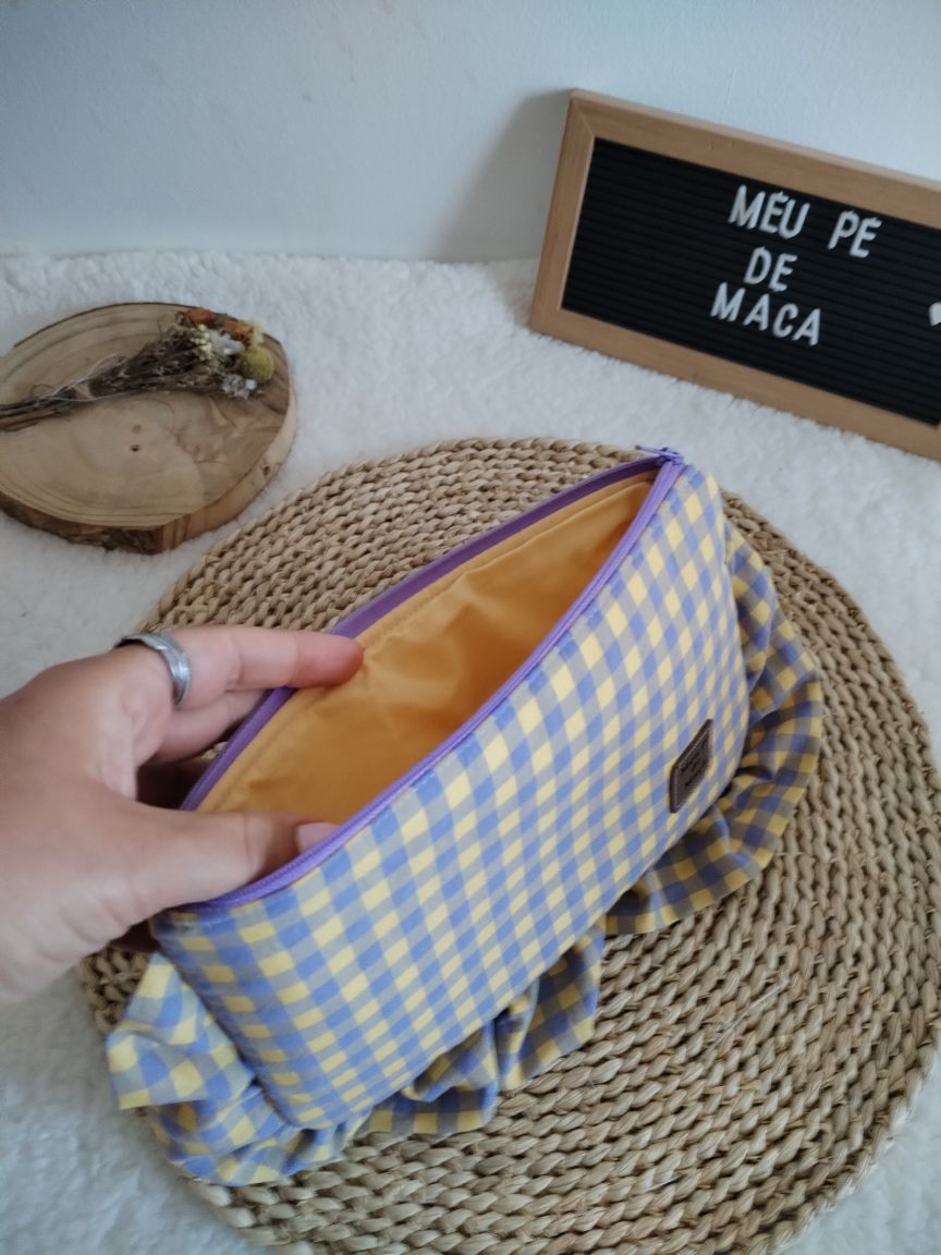 Necessaire Achatado - Vichy Amarelo Pastel e Lilás