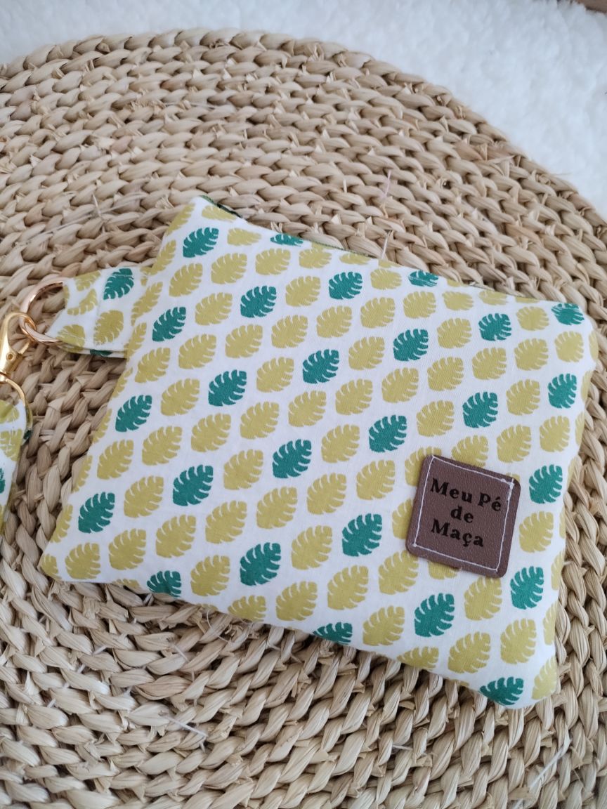 Carteirinha de Moedas e Cartões com Pega Removível – Folhas Verde