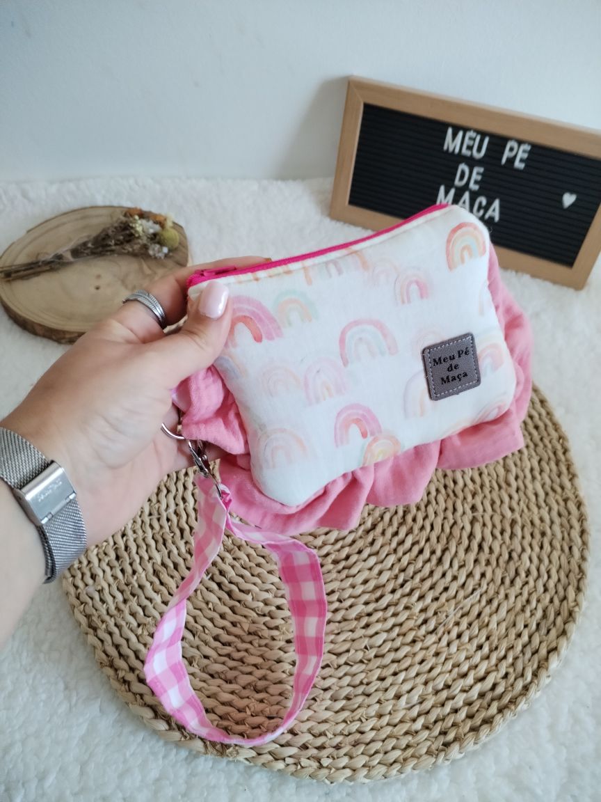 Carteirinha de Moedas e Cartões com Pega Removível – Musselina Arco-íris com Folho