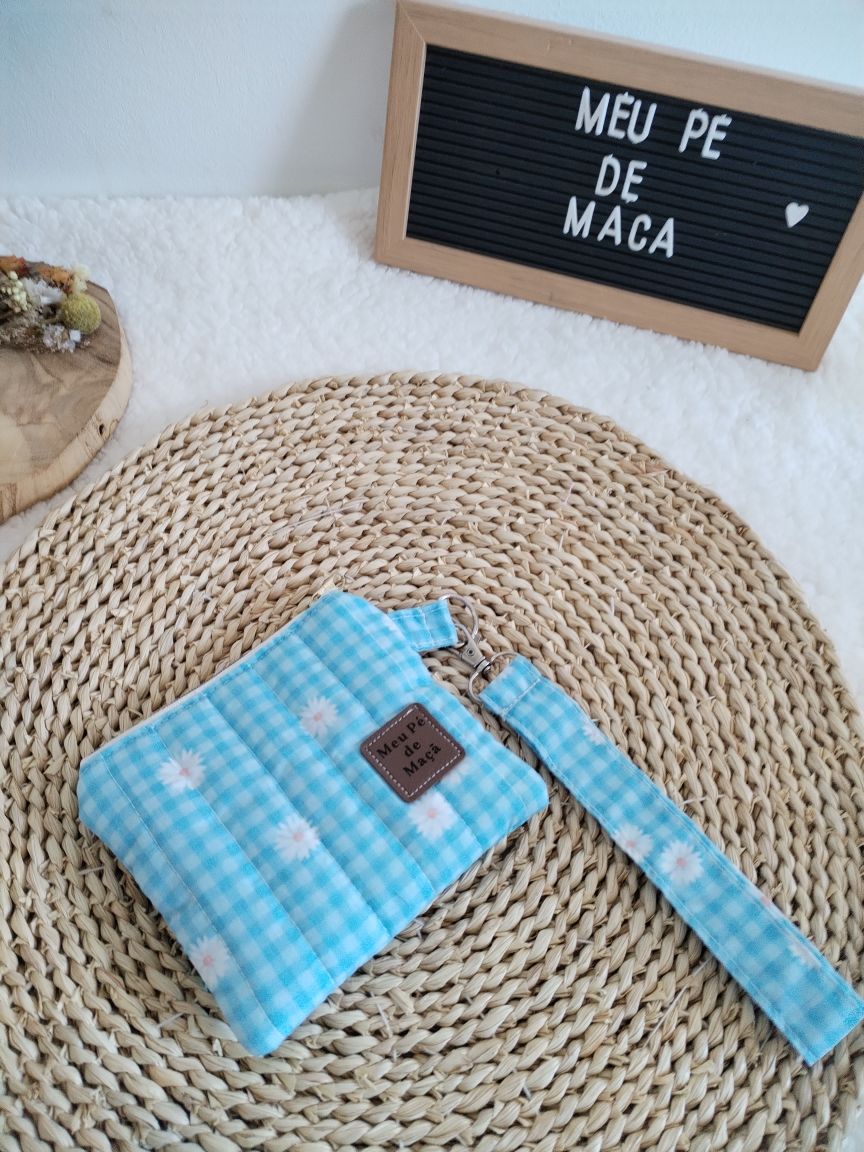 Carteirinha de Moedas e Cartões com Pega Removível – Vichy Azul Floral