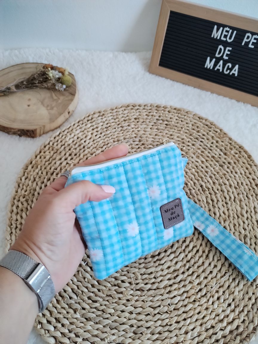 Carteirinha de Moedas e Cartões com Pega Removível – Vichy Azul Floral