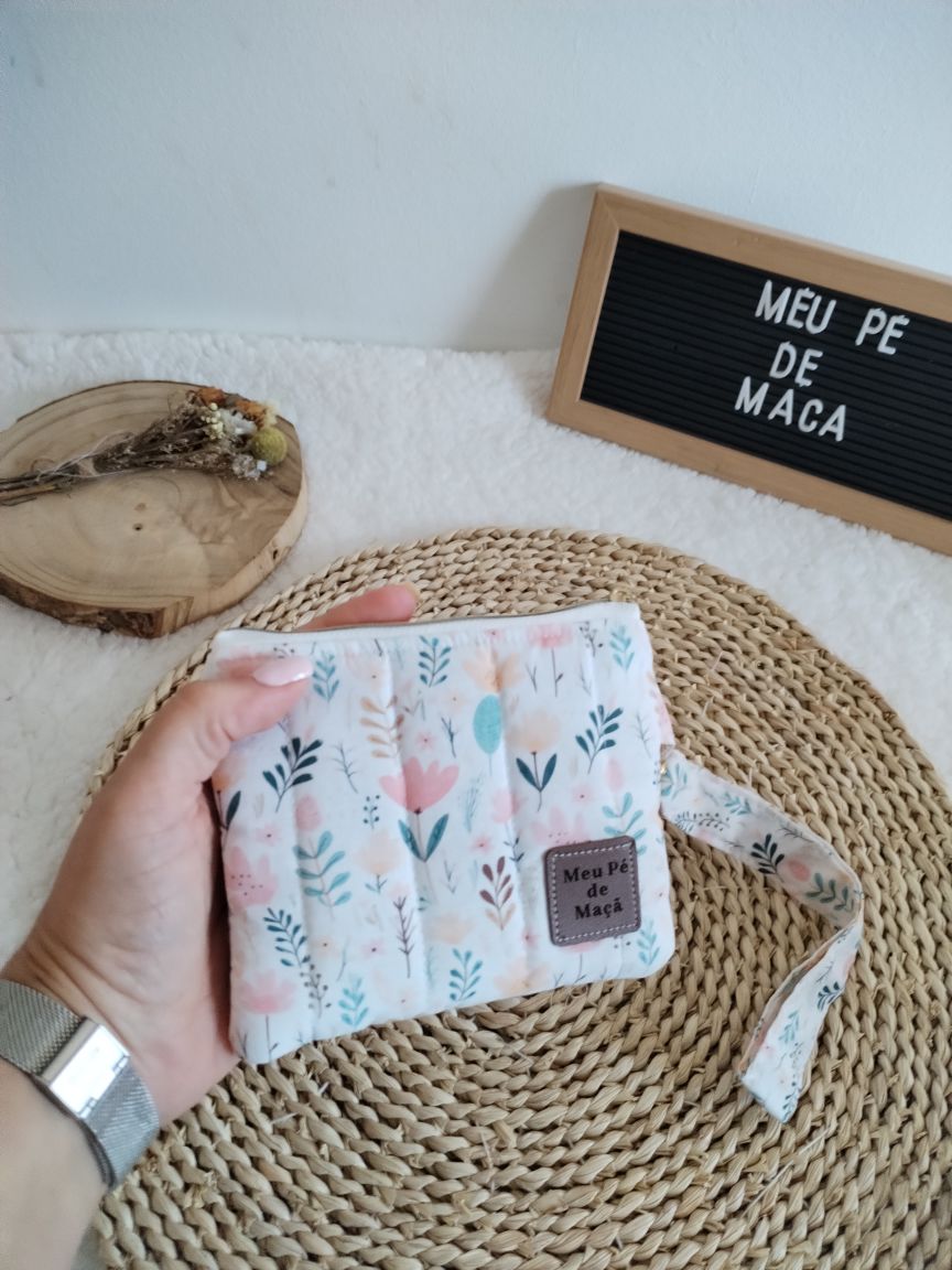 Carteirinha de Moedas e Cartões com Pega Removível – Floral com interior Vichy