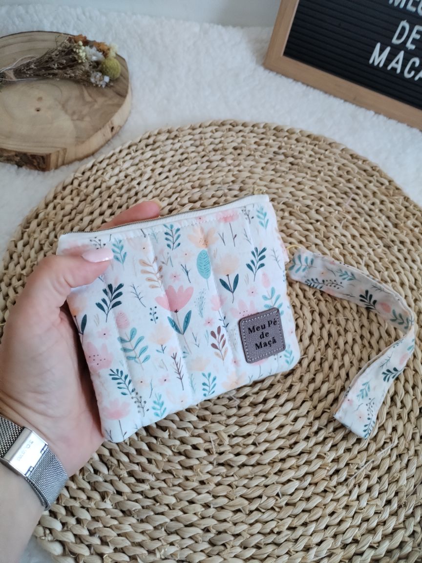 Carteirinha de Moedas e Cartões com Pega Removível – Floral com interior Vichy