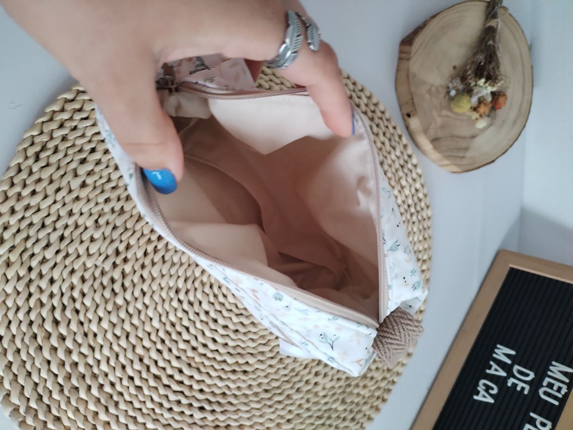 Bolsa organizadora para fraldas e toalhitas — Floral e Bege