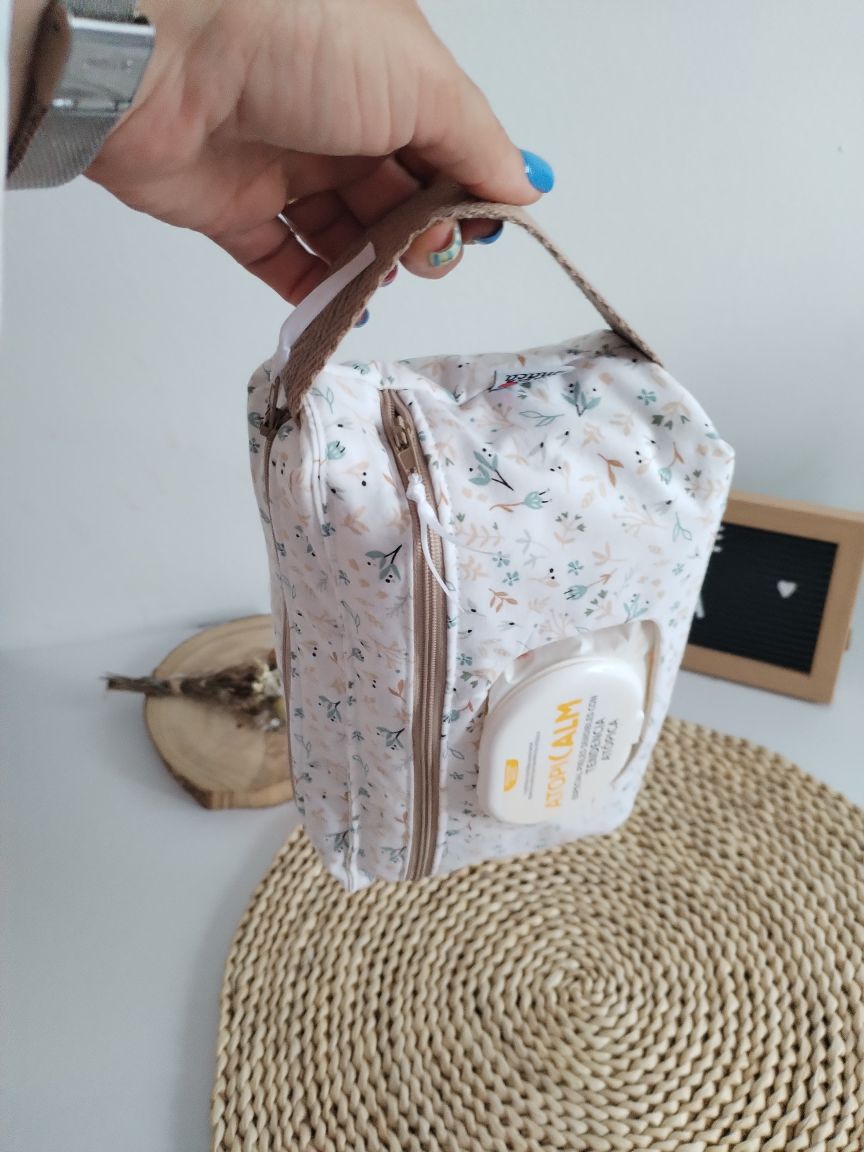 Bolsa organizadora para fraldas e toalhitas — Floral e Bege
