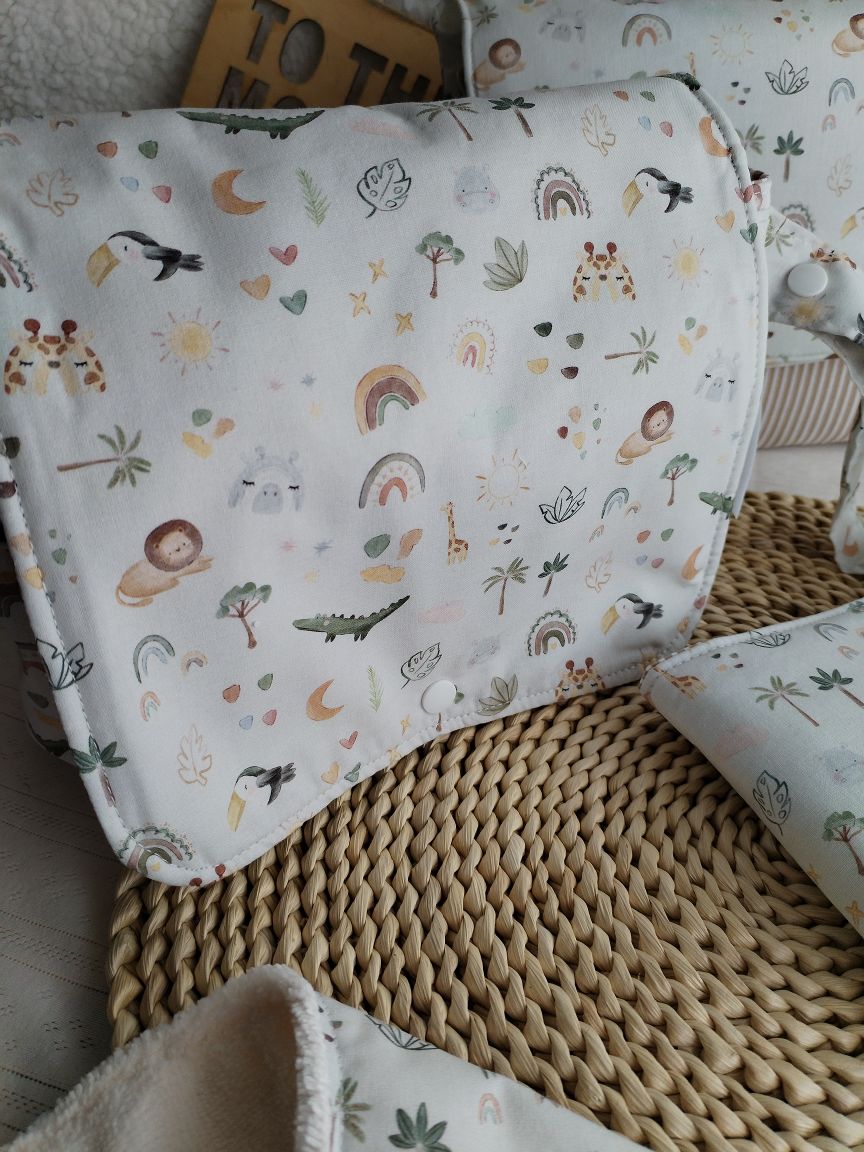 Conjunto Bolsa fraldas e toalhitas, muda fraldas e porta documentos - Selva