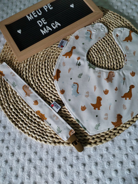 Conjunto Babete Bandana e Fita da Chupeta – Algodão Oeko-Tex®, Feito em Portugal - Dinossauros - Meu Pé de Maçã 
