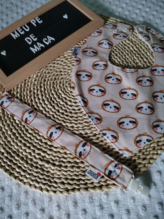 Conjunto Babete Bandana e Fita da Chupeta – Algodão Oeko-Tex®, Feito em Portugal - Preguiças - Meu Pé de Maçã 