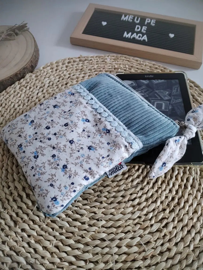 Bolsa acolchoada para e-reader (Kindle, Kobo e outros) - Azul - Meu Pé de Maçã 