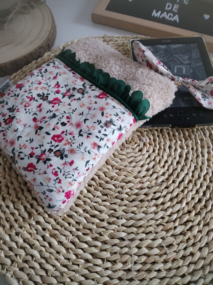 Bolsa acolchoada para e-reader (Kindle, Kobo e outros) - Teddy Bege - Meu Pé de Maçã 