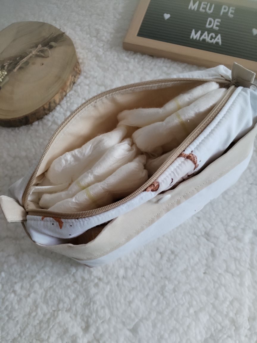 Bolsa organizadora para fraldas e toalhitas — feita à mão - Unicórnios - Meu Pé de Maçã 
