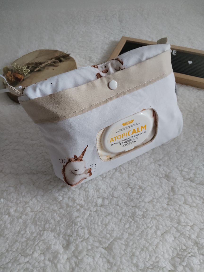 Bolsa organizadora para fraldas e toalhitas — feita à mão - Unicórnios - Meu Pé de Maçã 