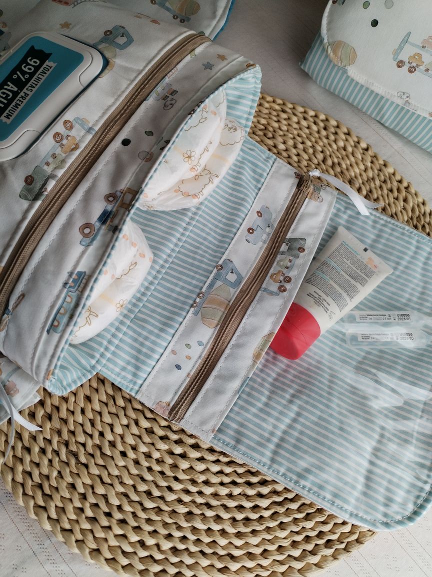 Conjunto Bolsa fraldas e toalhitas, muda fraldas e porta documentos - Carrinhos