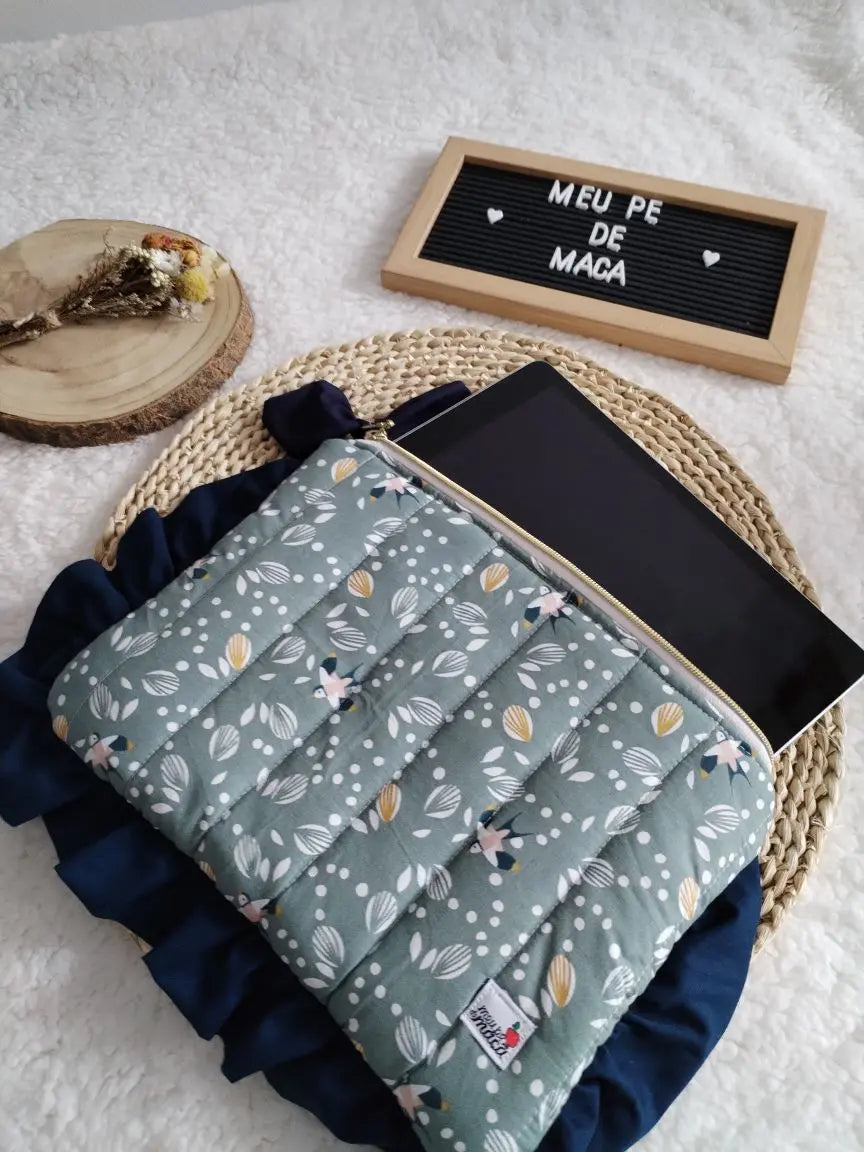 Bolsa para tablet acolchoada – feita à mão - Passarinhos - Meu Pé de Maçã 
