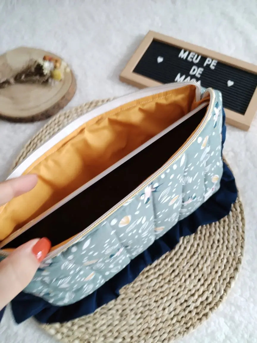 Bolsa para tablet acolchoada – feita à mão - Passarinhos - Meu Pé de Maçã 
