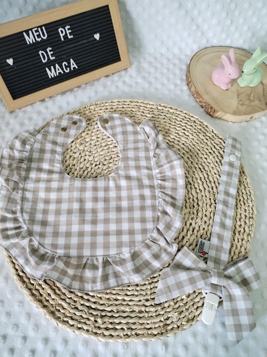 Conjunto Babete e Fita da chucha - Vichy bege - Meu Pé de Maçã 