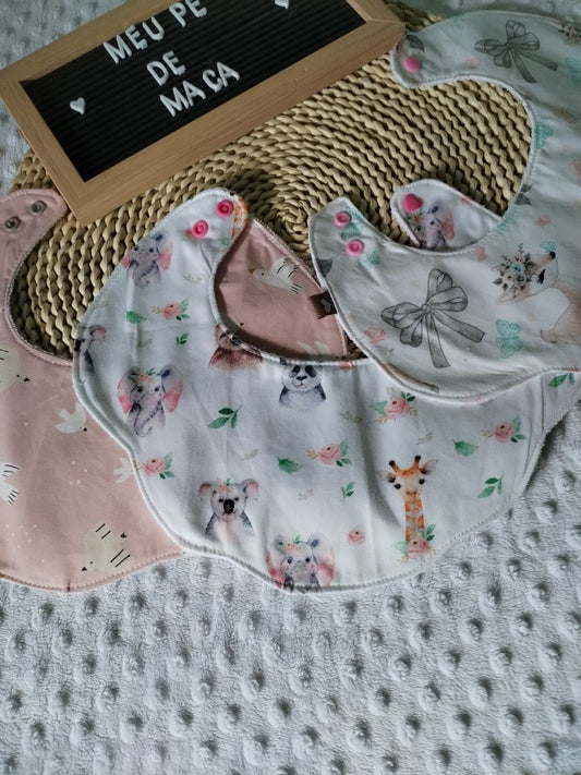 Conjunto 3 Babetes Flor - Animais Fofinhos - Meu Pé de Maçã 