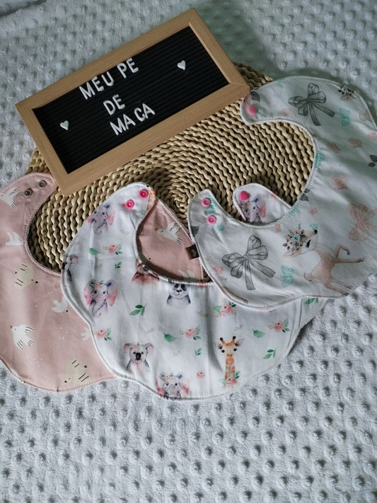 Conjunto 3 Babetes Flor - Animais Fofinhos - Meu Pé de Maçã 