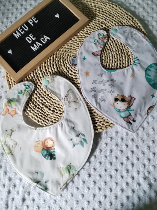 Conjunto 2 Babetes Bandana - Principezinho e Animais - Meu Pé de Maçã 