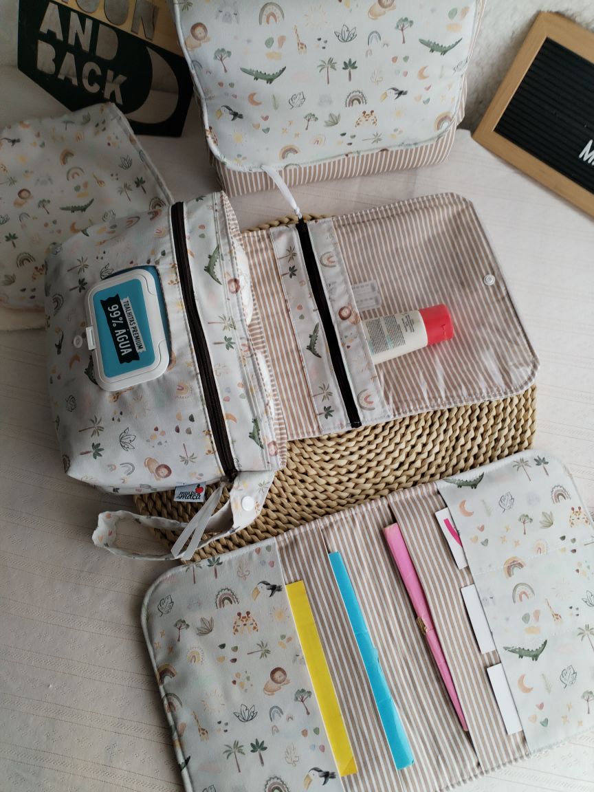 Conjunto Bolsa fraldas e toalhitas, muda fraldas e porta documentos - Selva