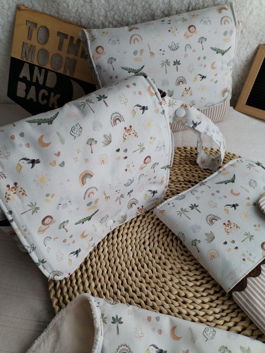 Conjunto Bolsa fraldas e toalhitas, muda fraldas e porta documentos - Selva