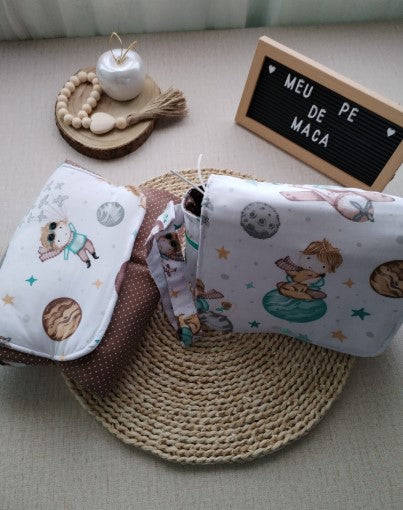 Bolsa para fraldas e toalhitas e Muda Fraldas - Principezinho - Meu Pé de Maçã 