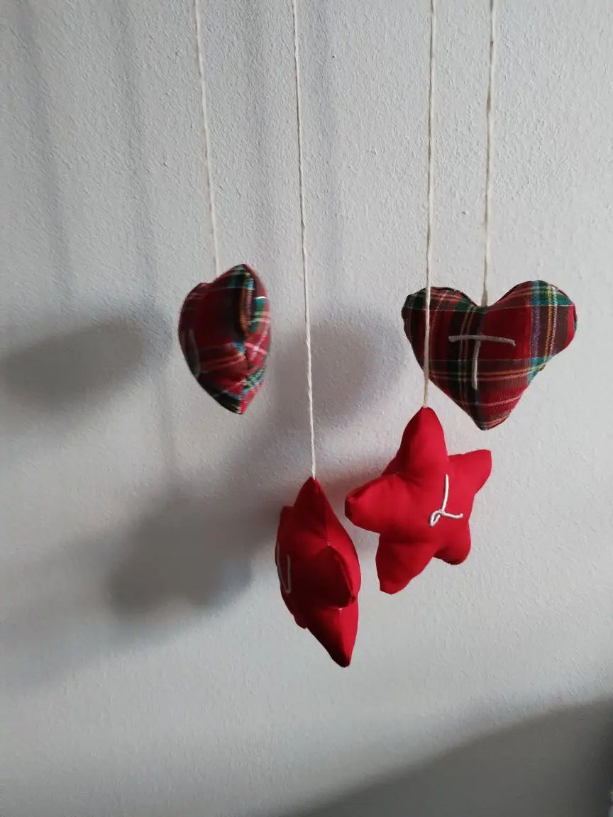 Laço de Natal artesanal para porta — com árvore e guizo - Meu Pé de Maçã 