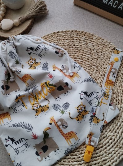 Conjunto Saco para a Roupa e fita da chupeta - Meu Pé de Maçã 