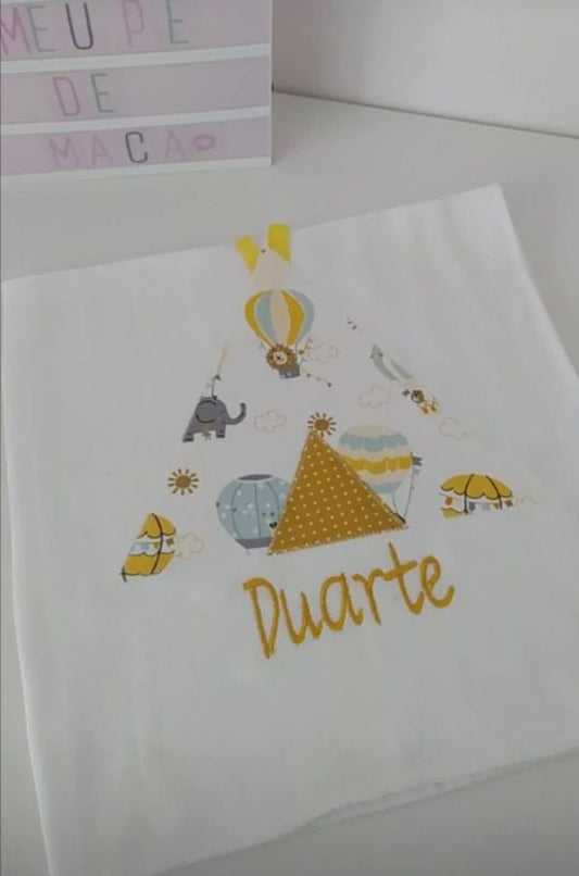 Fralda Personalizada Tenda - Meu Pé de Maçã 