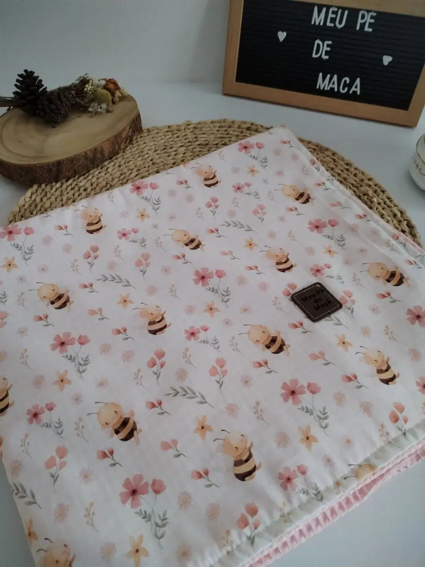 Mantinha Meia-Estação - Waffle Abelhinhas - Meu Pé de Maçã