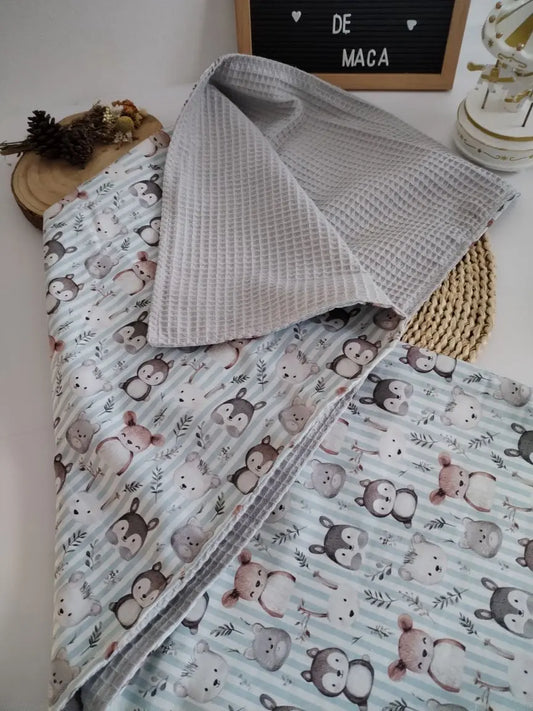 Mantinha Meia-Estação - Animais Fofinhos com Waffle cinza - Meu Pé de Maçã
