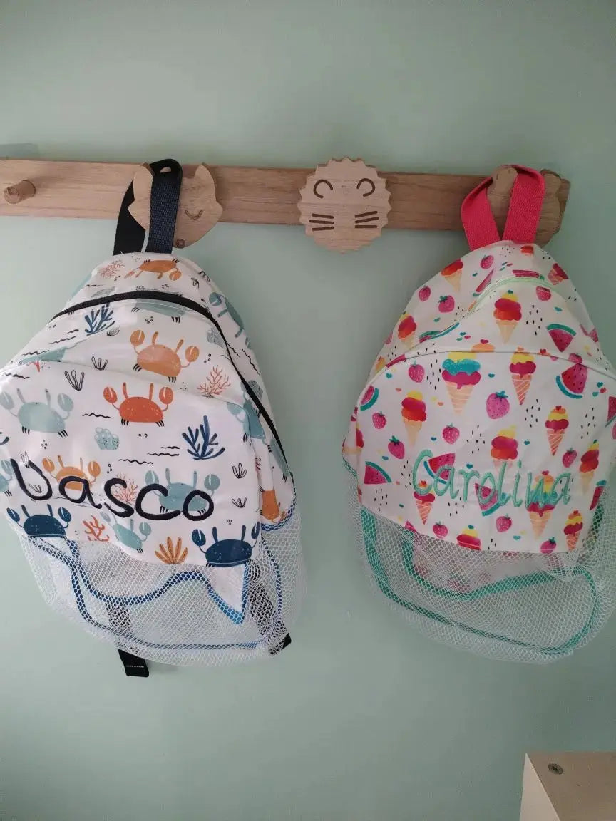 Detalhe rede anti-areia mochila praia infantil personalizada
