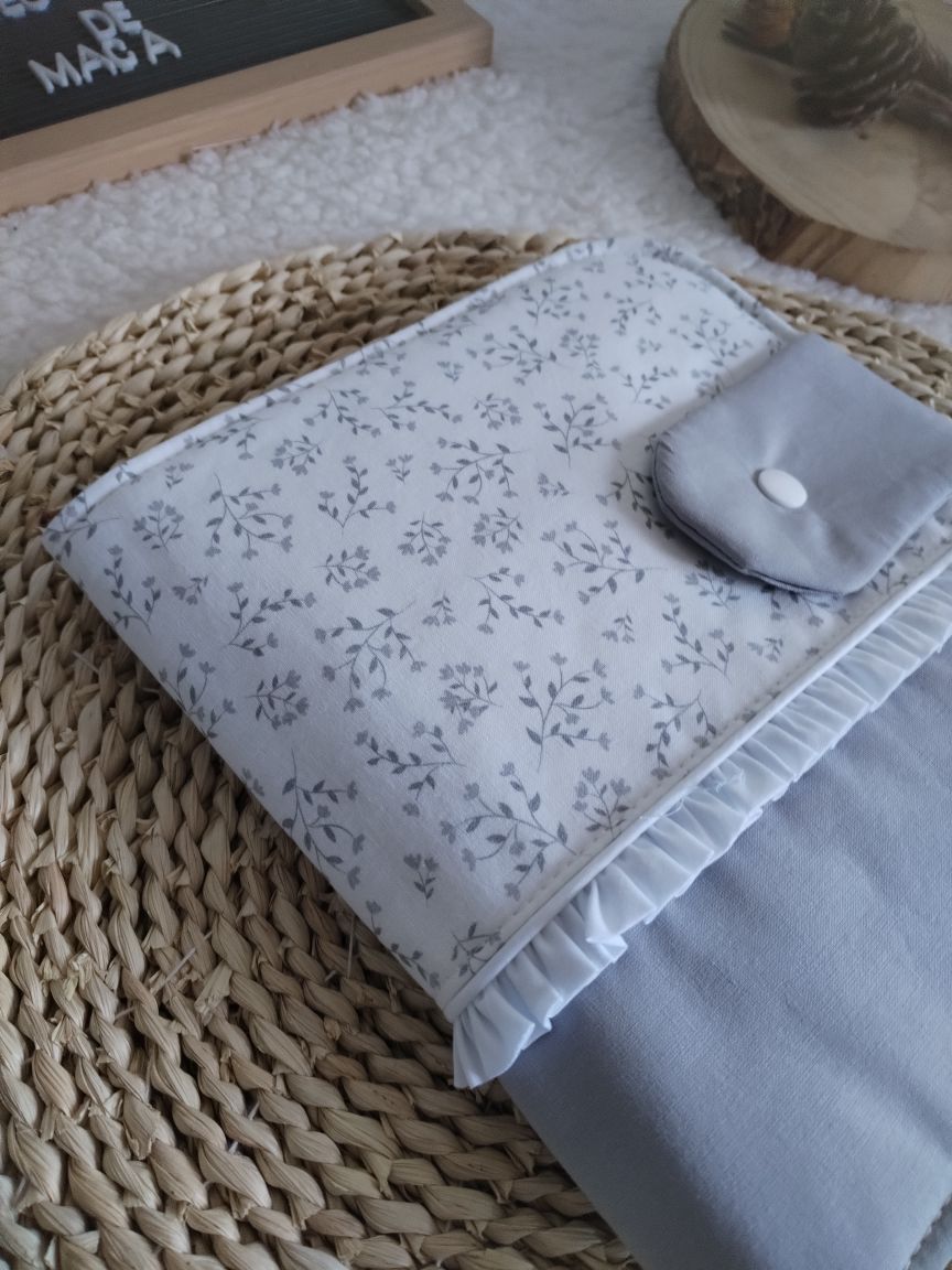 Porta Documentos do Bebé - Floral Cinza - Meu Pé de Maçã 