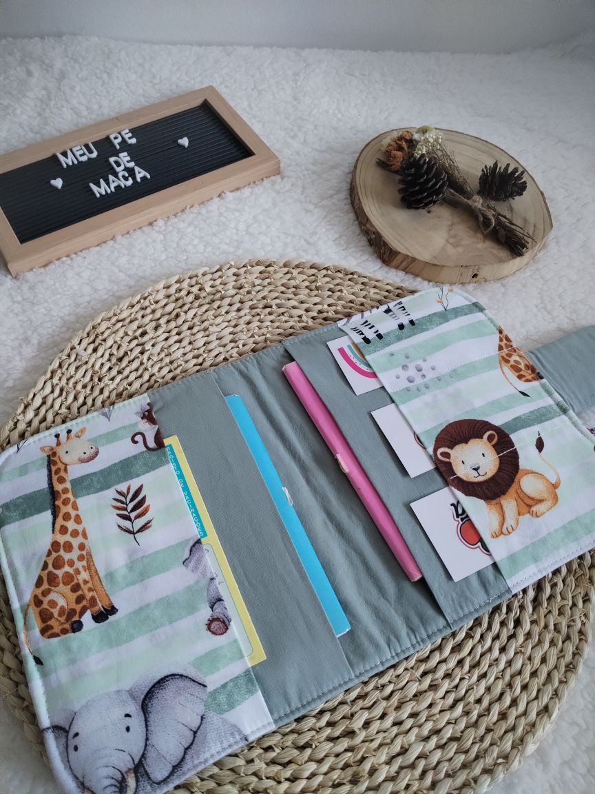 Porta Documentos do Bebé - Animais Verde Água - Meu Pé de Maçã 