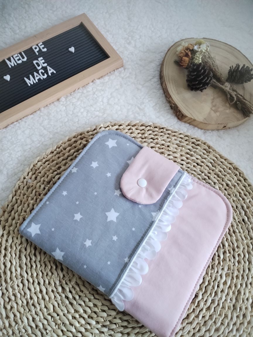 Porta Documentos do Bebé - Estrelas Cinza e Rosa - Meu Pé de Maçã 