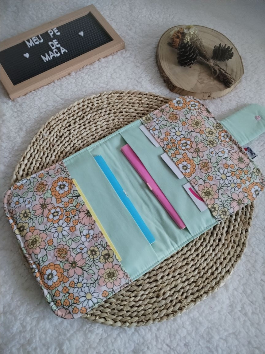 Porta Documentos do Bebé - Floral verde água - Meu Pé de Maçã 