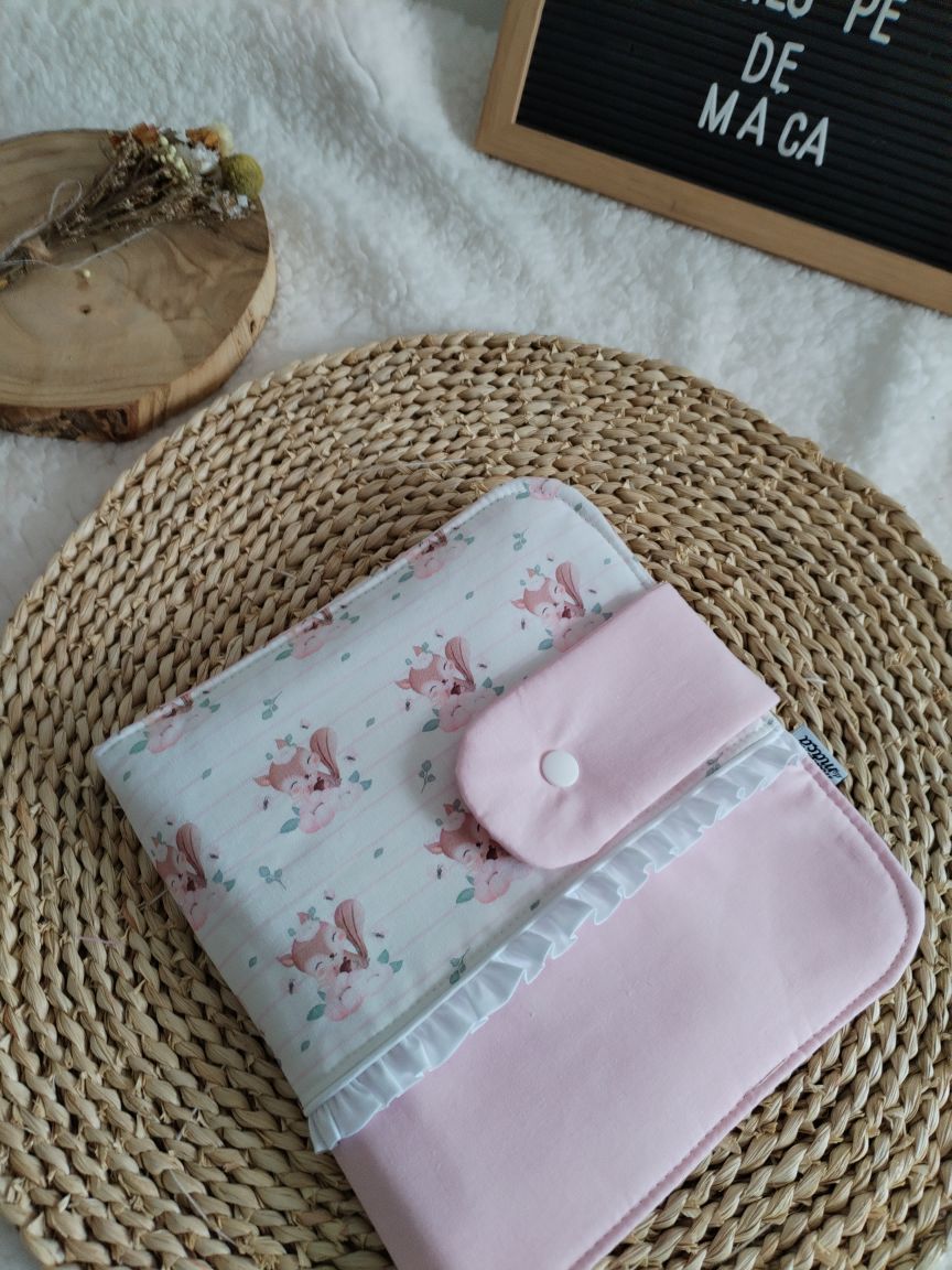 porta documentos do bebé com esquilinhos para maternidade