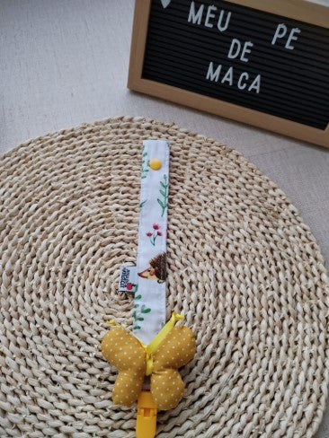 Fita Prende-chupeta com aplicação - Borboleta - Meu Pé de Maçã 