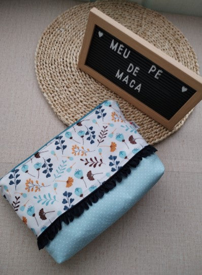 Necessaire triangular Floral Azul - Meu Pé de Maçã 